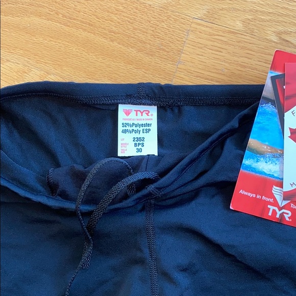 TYR men’s swimsuit NWT size 30 - Picture 4 of 4
